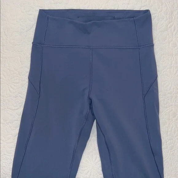 Lululemon Leggings size 8 In Movement 7/8 Tight *Everlux 25" - Picture 6 of 10